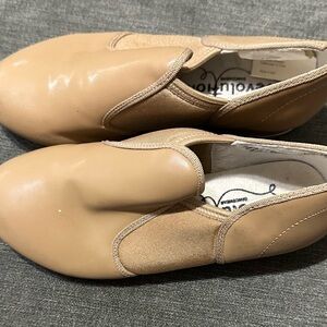 Girls revolution slip on tap shoes
